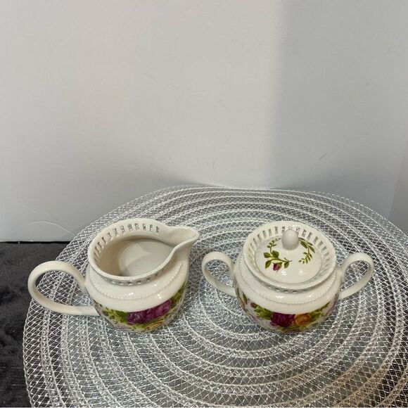Royal Albert Pierced Cream and Sugar Set Old Country Roses NWT - Picture 2 of 16